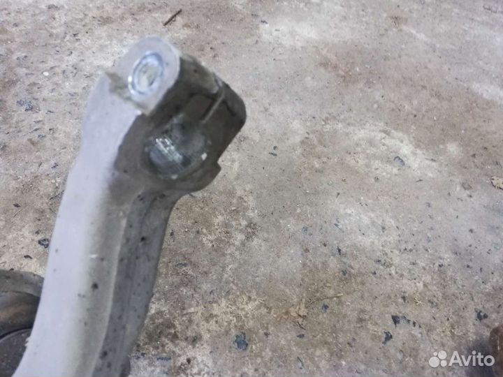 Кулак поворотный ауди a8 d3