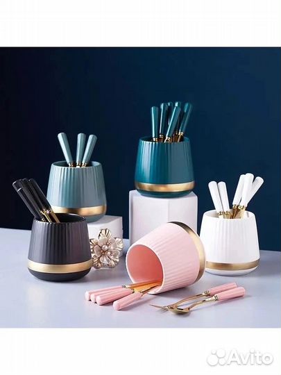 Набор десертных столовых приборов