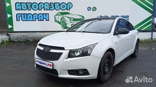 Обшивка стойки Chevrolet Cruze 95954680