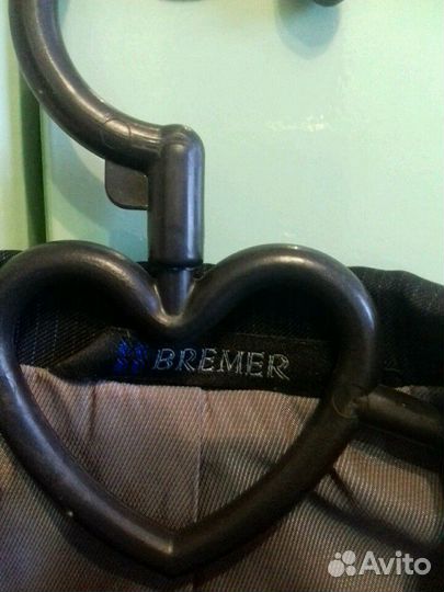 2 школьных костюма