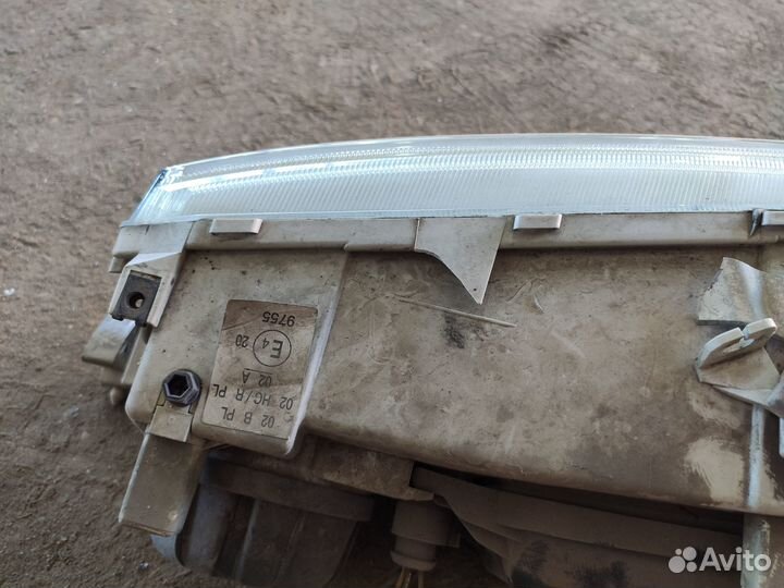 Фара левая Skoda Octavia Tour (крепления сломаны)