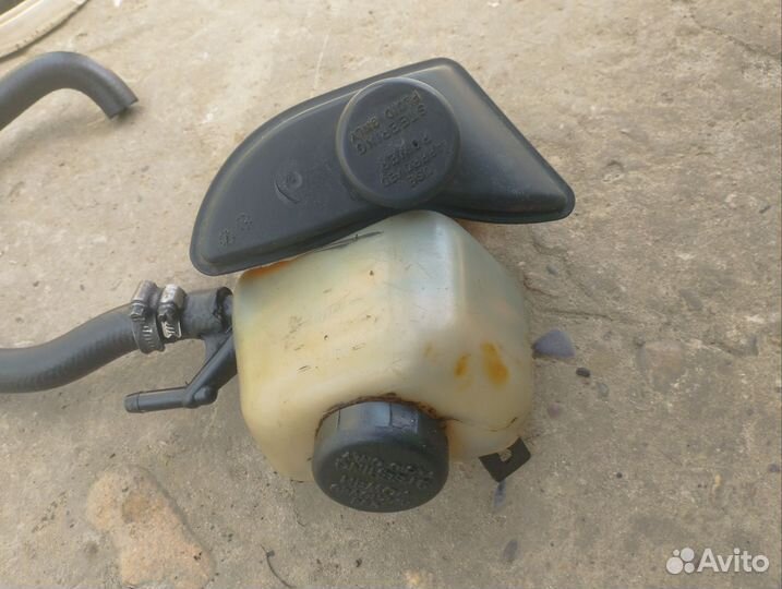 Бачок Гур Сааб 9000