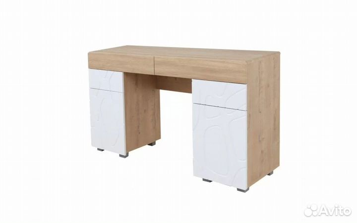 Письменный стол