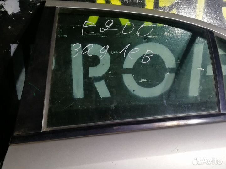 Стекло двери задней левой Mercedes W211