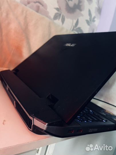 Игровой, 17дюйм, GTX, 8 ядер i7, 16 озу, ноутбук