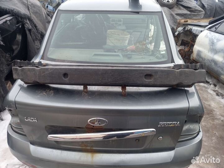 Передний усилитель бампера Kia Spectra