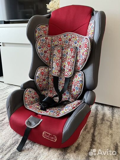Автомобильное кресло