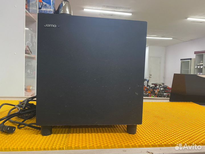 Самбуфер jamo sub 210