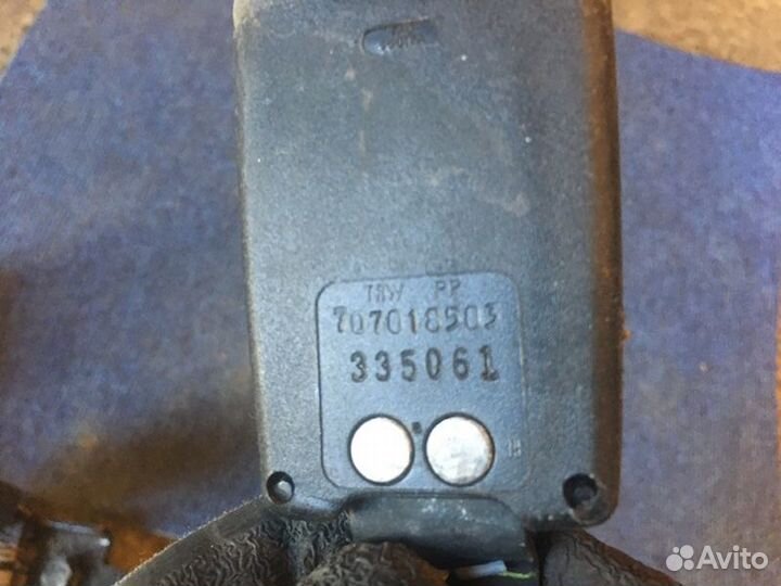 Замок ремня безопасности задний левый Bmw X5 E53