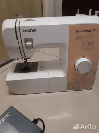 Швейная машина Brother Universal 17