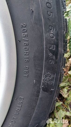 Michelin X-Ice North 4 16/60 R16