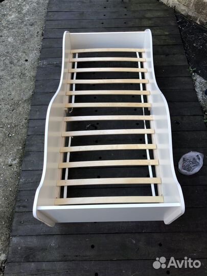 Детская кроватка машинка