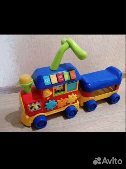 Паровозик игрушечный