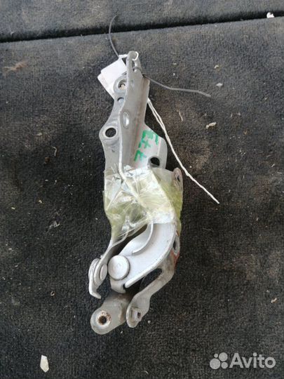 Петля капота Toyota Sienta NCP81 2005