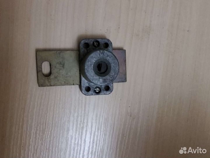 Замок центральный таксофона