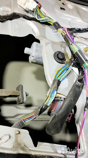 Стеклоподъемник электр. передний правый для Toyota