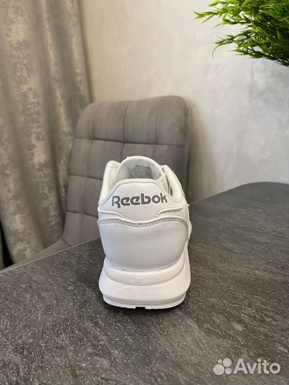 Кроссовки reebok женские