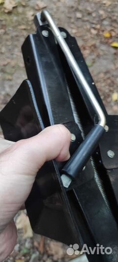 Домкрат ромбический