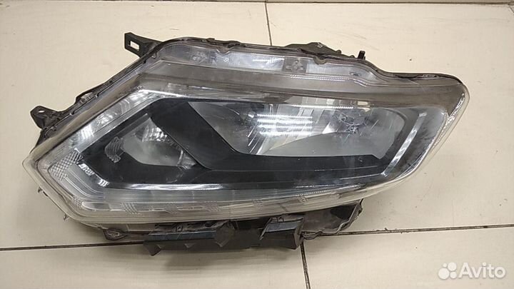Фара левая Nissan X-Trail