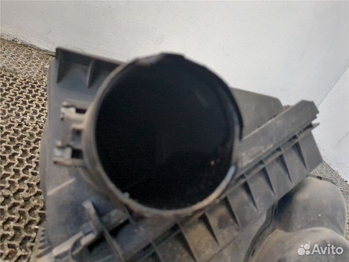 Корпус воздушного фильтра Nissan Pathfinder, 2010