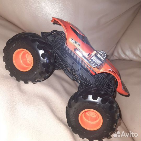 Hot wheels внедорожник оригинал