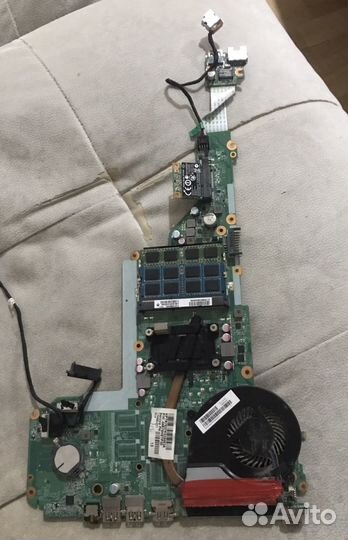 Материнская плата с процессором и памятью