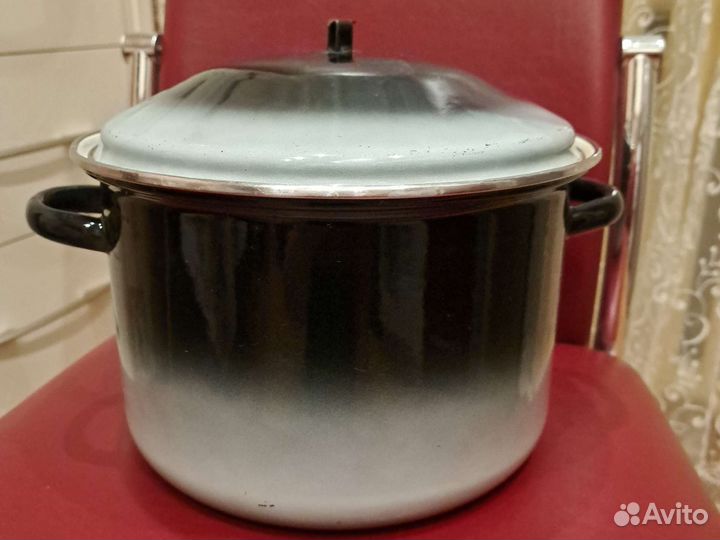 Кастрюля эмалированная