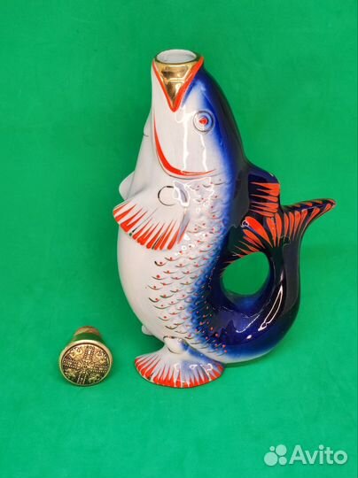 Фарфоровый графин рыба от ликерного набора, СССР