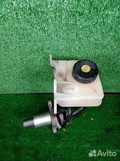 Главный тормозной цилиндр Land Rover Freelander 1