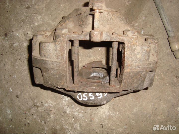 Суппорт задний левый W140 M112