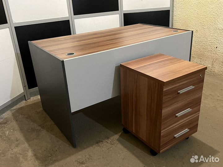 Стол офисный с тумбой