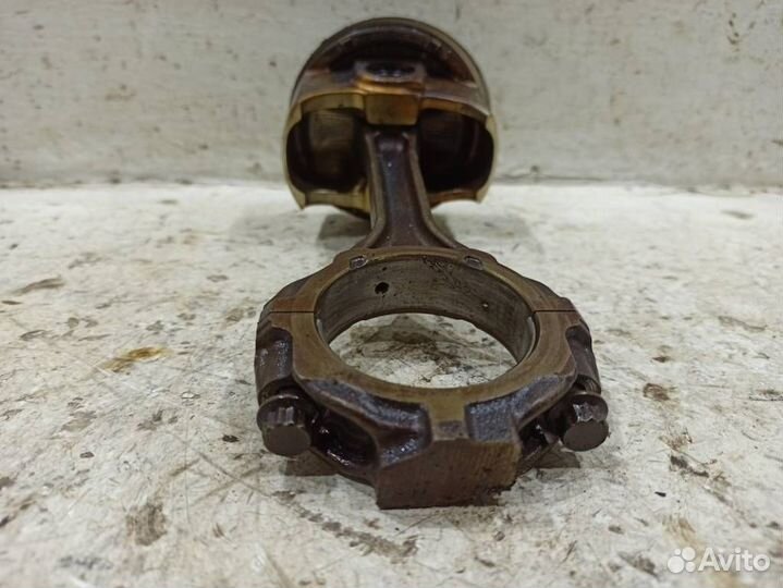 Поршень с шатуном Ниссан