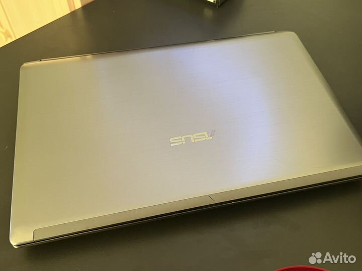 Ноутбук asus