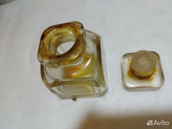 Большой флакон из-под духов Kesma