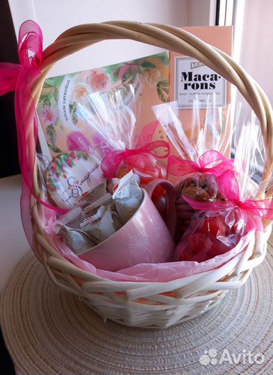 Корзина 8 марта съедобный букет