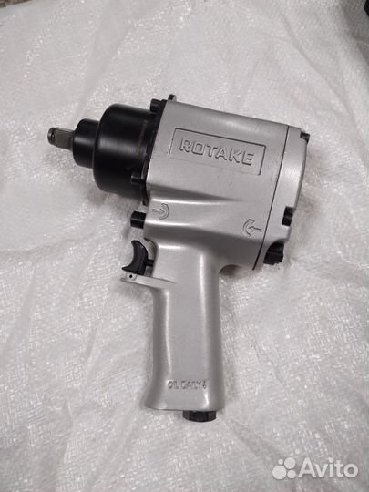 Пневмогайковерт ударный