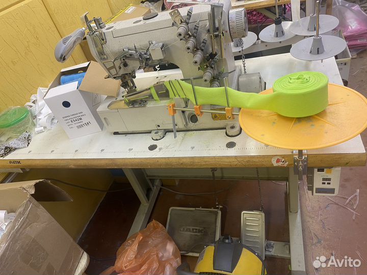 Швейная машинка оверлок