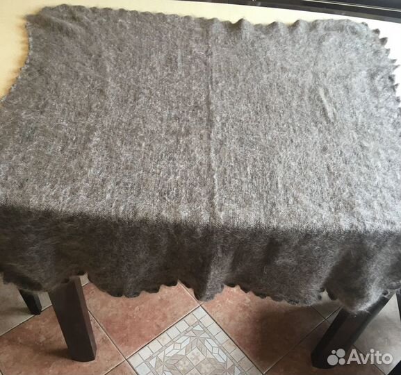 Пуховый платок (размер 100 см х 100 см)