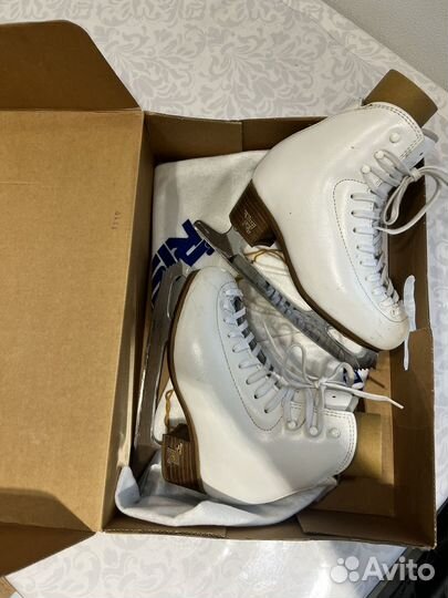 Фигурные коньки risport 215