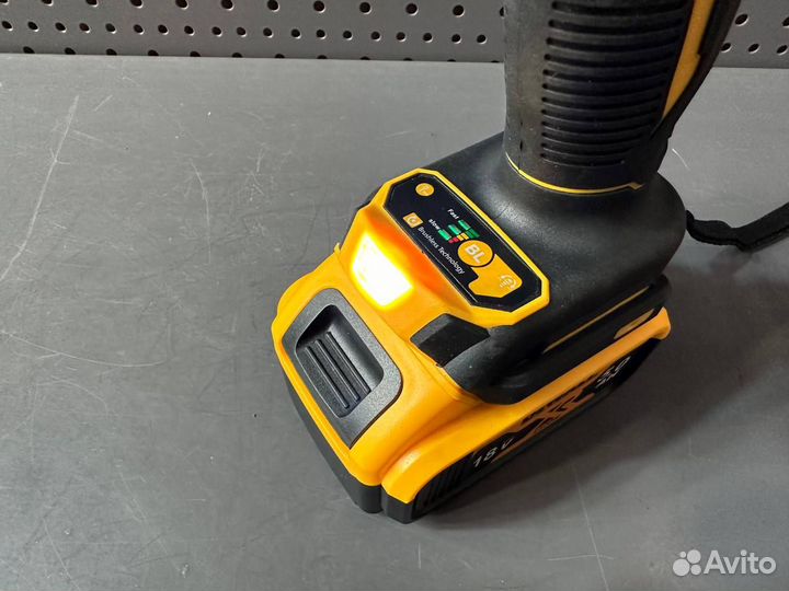 Шуруповерт DeWalt 18v бесщеточный