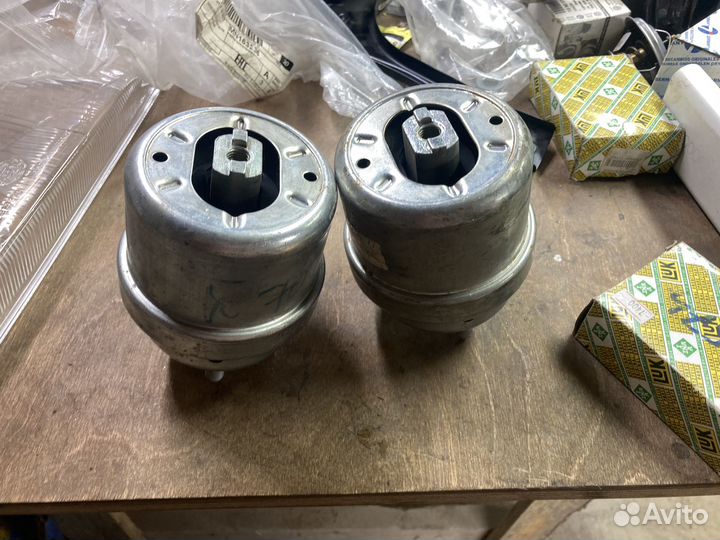 Подушка двигателя VW transporter T4 90-03