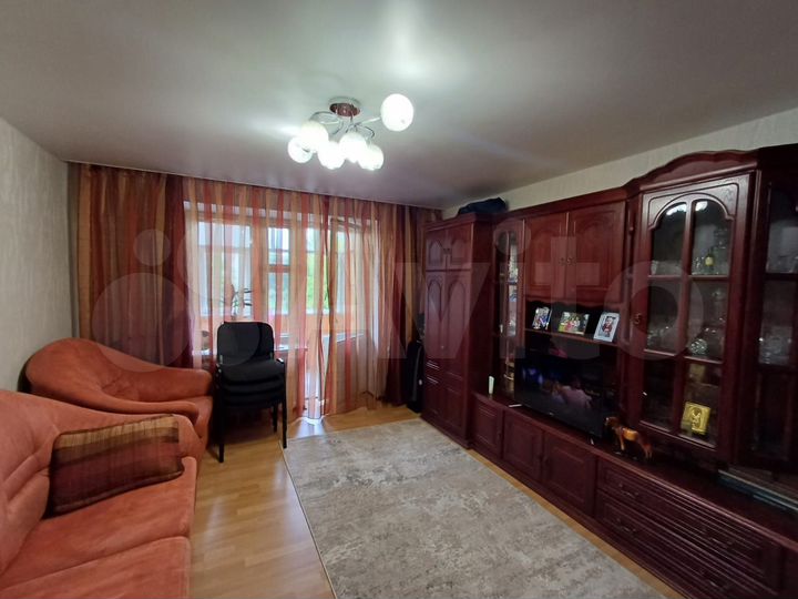 2-к. квартира, 52 м², 2/6 эт.