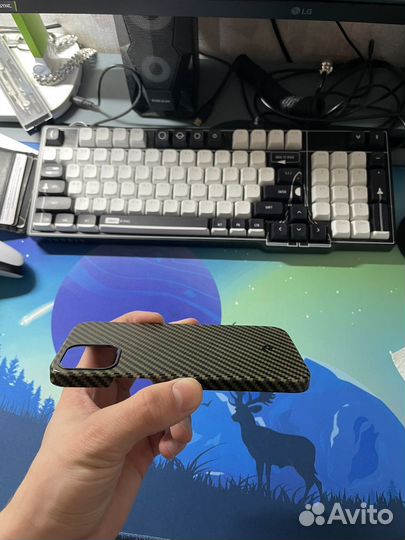 Чехол на iPhone 12 pitaka зелёный