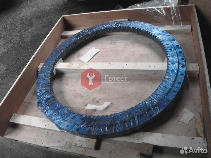 Поворотный круг Komatsu PC300-7 207-25-61100