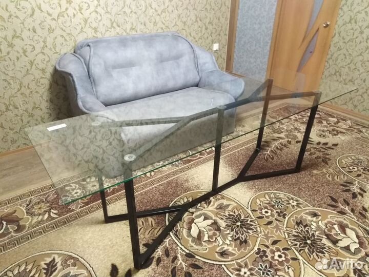 Стол