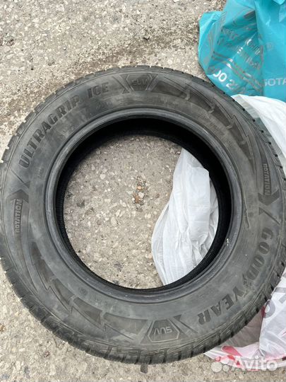 Goodyear UltraGrip Ice 225/65 R17