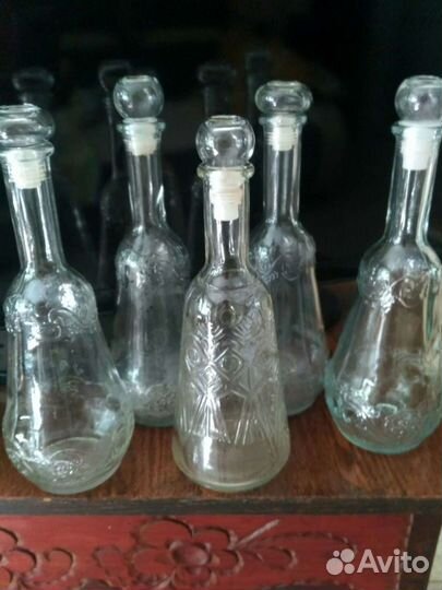 Стеклянные бутылки, штофы