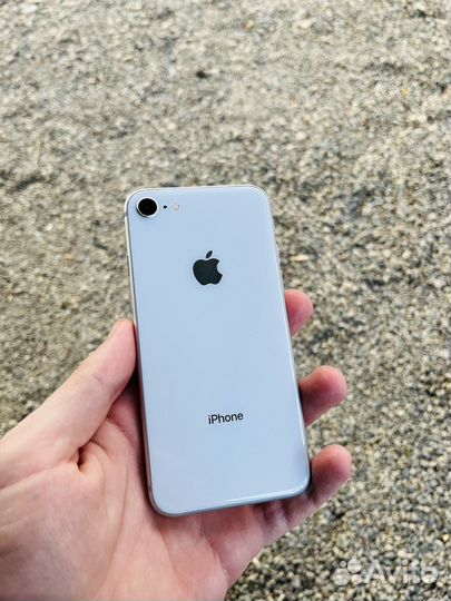 iPhone 8, 64 ГБ