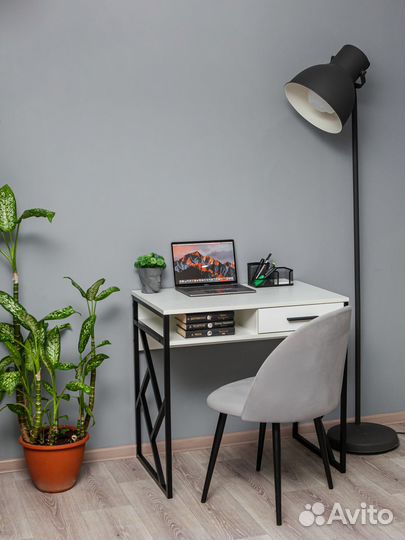 Стол письменный,Letta