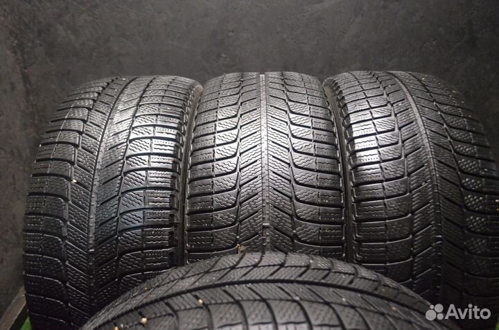 Michelin X-Ice XI3 245/45 R18 100H